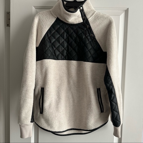 Abercrombie Snap-up Vegan Leather Fleece - Picture 2 of 3
